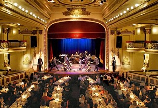 Espetáculo no Palácio Tango em Buenos Aires