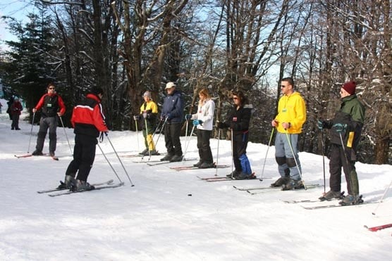 Aprendendo a esquiar no Winter Park em Bariloche com crianças