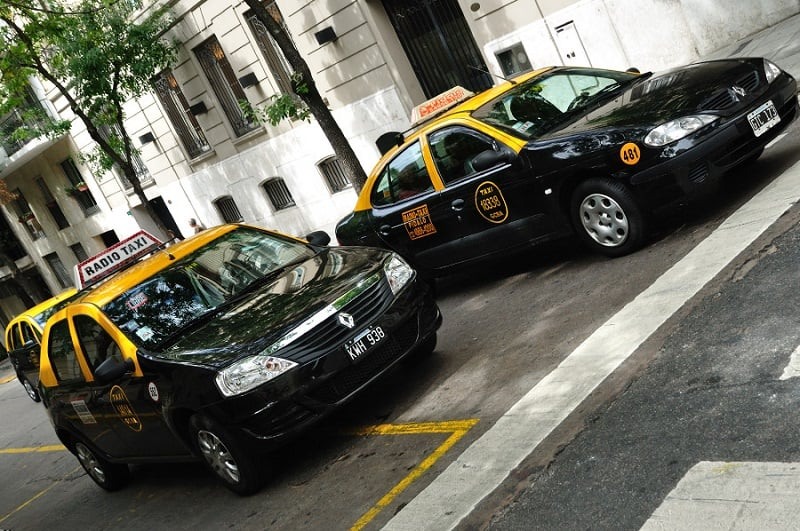 Como andar de táxi em Buenos Aires