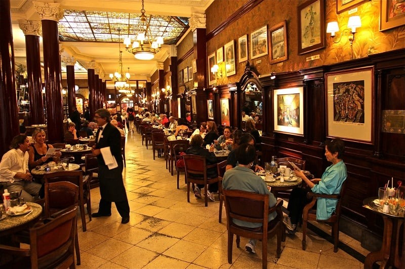 Restaurante Café Tortoni no centro de Buenos Aires