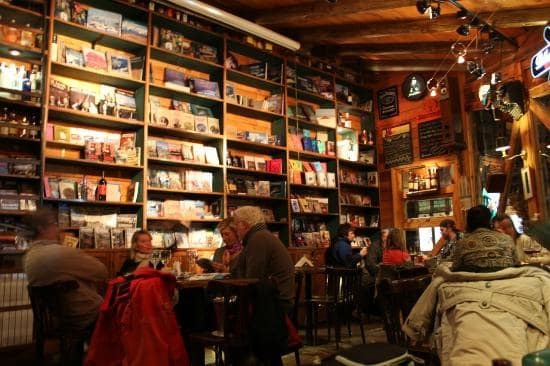 Borges y Alvarez Libro-Bar em El Calafate