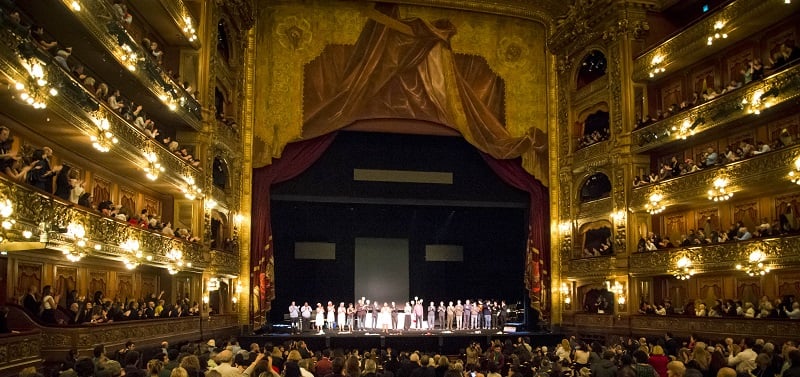 Apresentação teatral em Buenos Aires