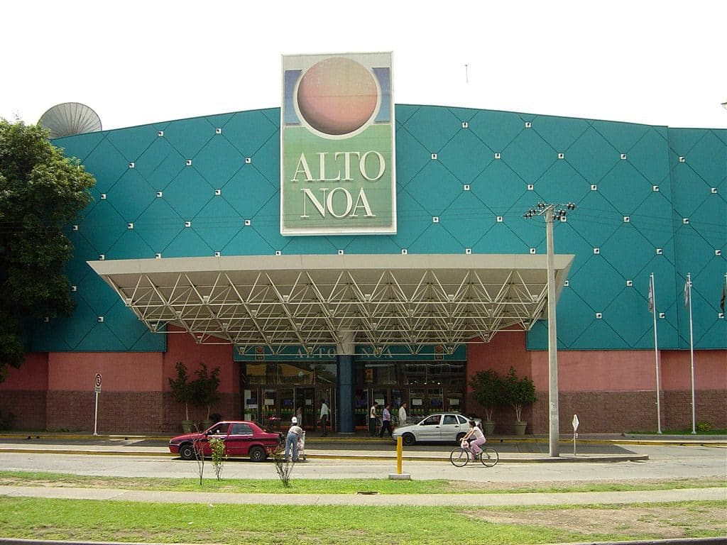 Shopping Alto Noa em Salta, Argentina