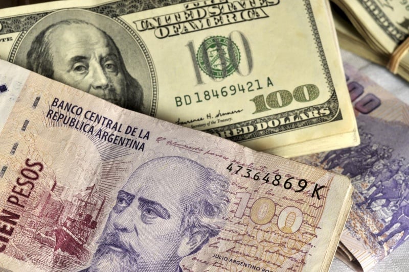 Economizando na compra dos pesos argentinos