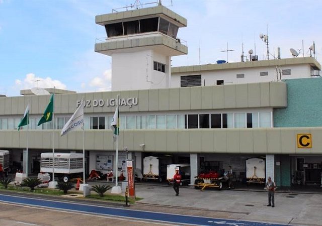 Transfer do aeroporto de Puerto Iguazú até o centro turístico